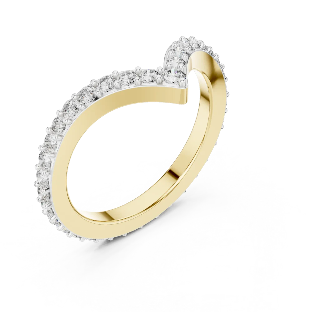 Experience modern elegance with this chevron-shaped band, featuring brilliant DIAMEUR diamonds. Elevate your style with sustainable luxury today.