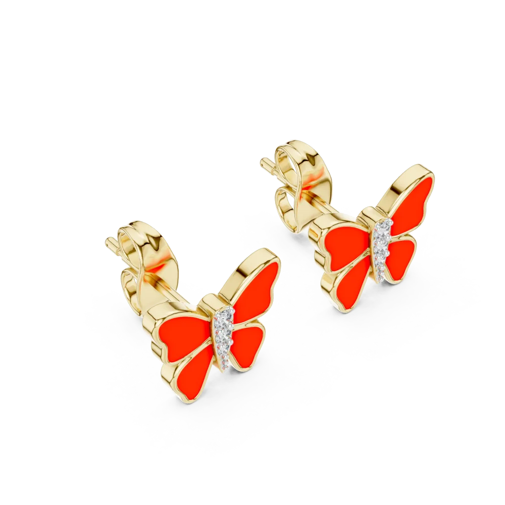 Experience nature-inspired elegance with these butterfly stud earrings. Adorned with brilliant DIAMEUR diamonds, discover your perfect pair today.