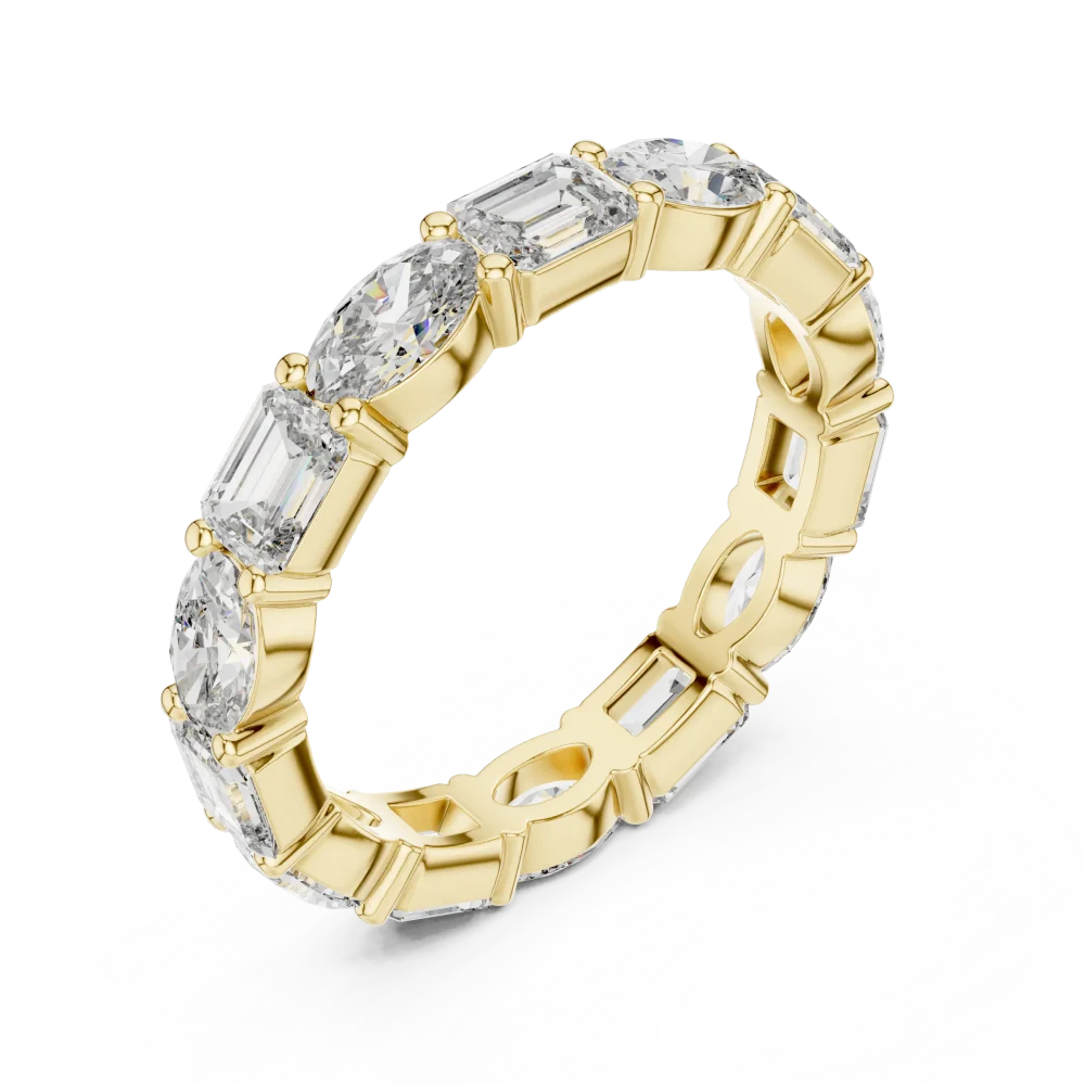 Celebrate modern elegance with our alternating emerald and oval band. Featuring brilliant lab-grown DIAMEUR diamonds, this ring is a must-have. Shop now!