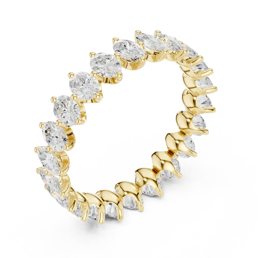 Experience the endless brilliance of our oval eternity band, featuring 22 luminous DIAMEUR diamonds. A modern classic for your collection. Shop now.